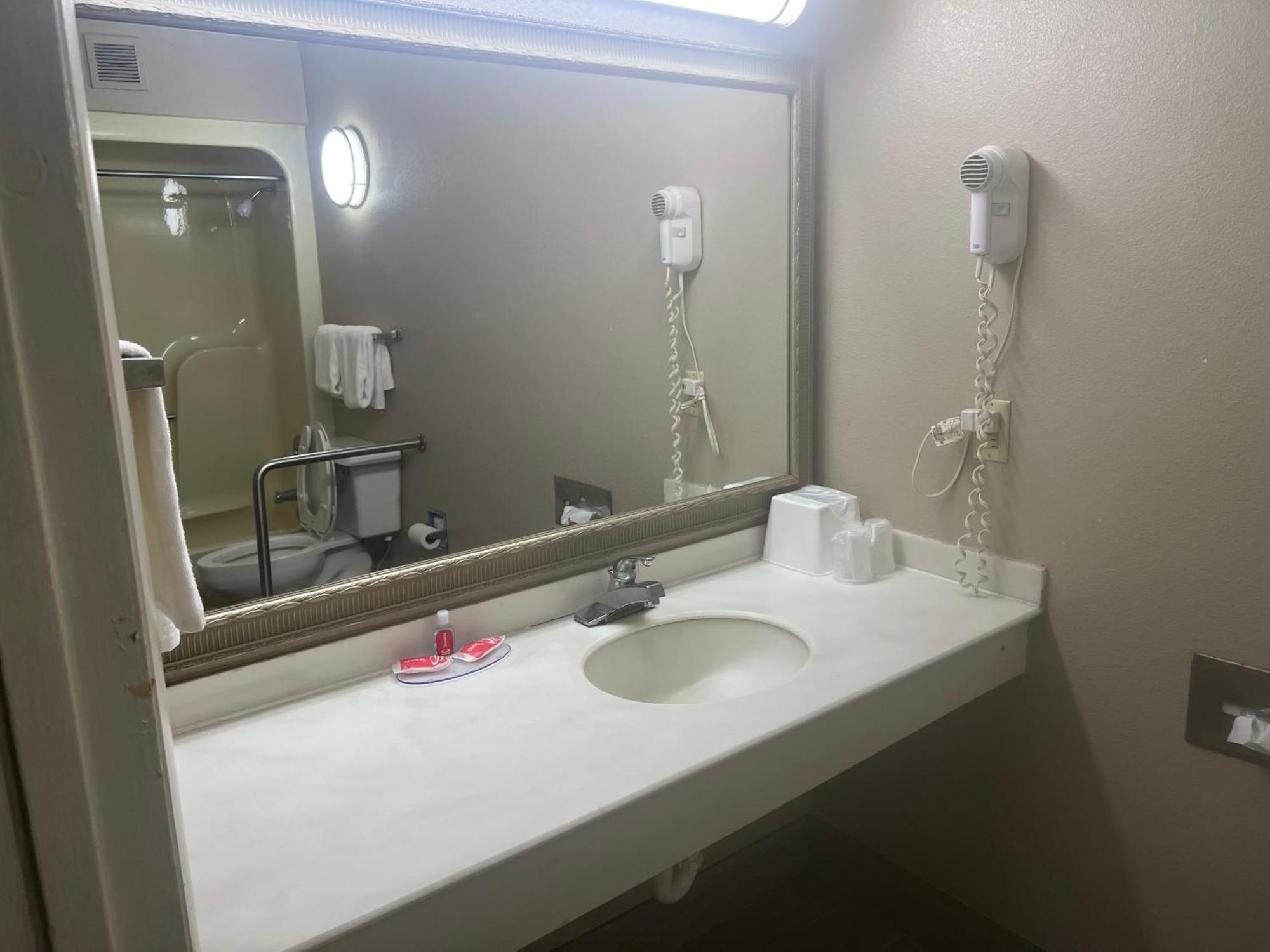 Econo Lodge Флоренс Экстерьер фото