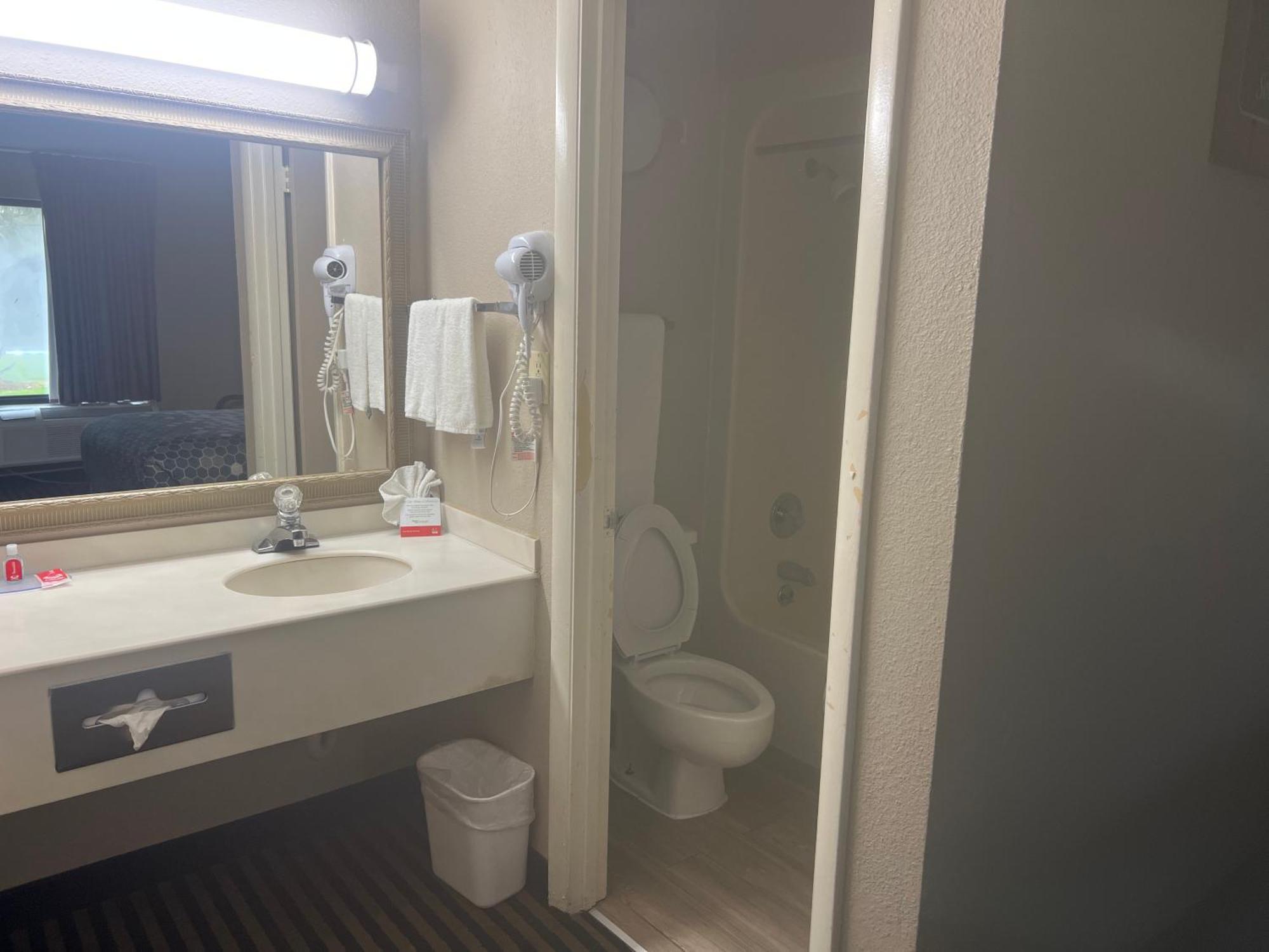 Econo Lodge Флоренс Экстерьер фото